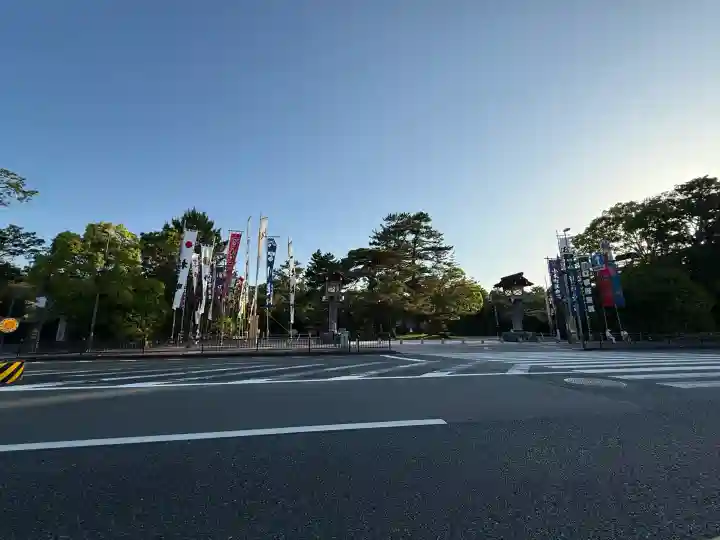伊勢神宮外宮(豊受大神宮)の{uncategorized: "未分類", other: "その他", undefined: "問題あり", building: "その他建物", grave: "お墓", sacred_gate: "鳥居", guardian: "狛犬", statue: "像", buddha: "仏像", history: "歴史", nature: "自然", garden: "庭園", animal: "動物", pagoda: "塔", temizu: "手水舎", mountain_gate: "山門・神門", sanctuary: "本殿・本堂", subordinate: "末社・摂社", art: "芸術", scenery: "景色", jizo: "地蔵", ema: "絵馬", goshuin: "御朱印", omikuji: "おみくじ", items: "授与品その他", amulet: "お守り", goshuincho: "御朱印帳", eats: "食事", festival: "お祭り", votive_dance: "神楽", shichigosan: "七五三参", wedding: "結婚式", experience: "体験その他", initially: "初詣", around: "周辺", anti_infection: "感染症対策"}