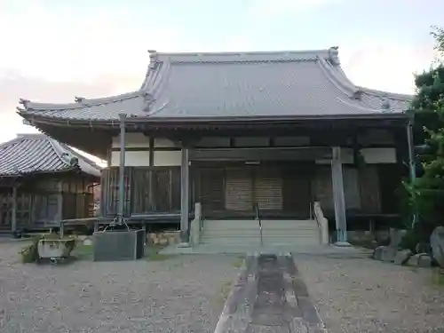 光照寺の本殿・本堂