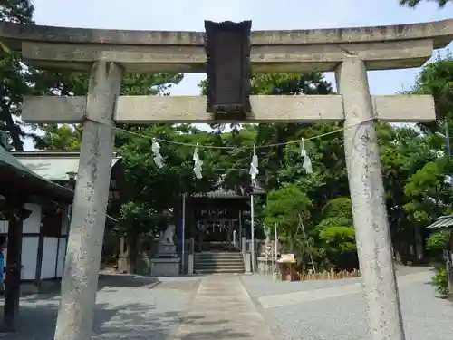 片瀬諏訪神社の鳥居