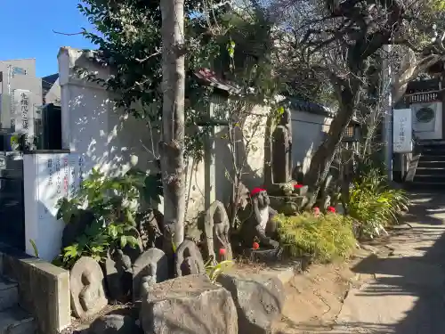 安養院の{uncategorized: "未分類", other: "その他", undefined: "問題あり", building: "その他建物", grave: "お墓", sacred_gate: "鳥居", guardian: "狛犬", statue: "像", buddha: "仏像", history: "歴史", nature: "自然", garden: "庭園", animal: "動物", pagoda: "塔", temizu: "手水舎", mountain_gate: "山門・神門", sanctuary: "本殿・本堂", subordinate: "末社・摂社", art: "芸術", scenery: "景色", jizo: "地蔵", ema: "絵馬", goshuin: "御朱印", omikuji: "おみくじ", items: "授与品その他", amulet: "お守り", goshuincho: "御朱印帳", eats: "食事", festival: "お祭り", votive_dance: "神楽", shichigosan: "七五三参", wedding: "結婚式", experience: "体験その他", initially: "初詣", around: "周辺", anti_infection: "感染症対策"}