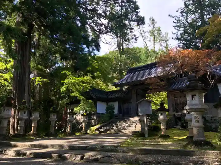 西明寺の山門・神門