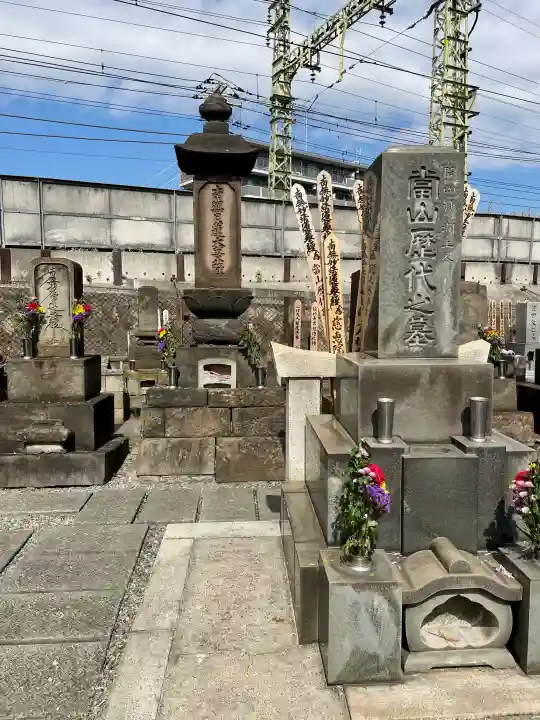 浄瀧寺の{uncategorized: "未分類", other: "その他", undefined: "問題あり", building: "その他建物", grave: "お墓", sacred_gate: "鳥居", guardian: "狛犬", statue: "像", buddha: "仏像", history: "歴史", nature: "自然", garden: "庭園", animal: "動物", pagoda: "塔", temizu: "手水舎", mountain_gate: "山門・神門", sanctuary: "本殿・本堂", subordinate: "末社・摂社", art: "芸術", scenery: "景色", jizo: "地蔵", ema: "絵馬", goshuin: "御朱印", omikuji: "おみくじ", items: "授与品その他", amulet: "お守り", goshuincho: "御朱印帳", eats: "食事", festival: "お祭り", votive_dance: "神楽", shichigosan: "七五三参", wedding: "結婚式", experience: "体験その他", initially: "初詣", around: "周辺", anti_infection: "感染症対策"}