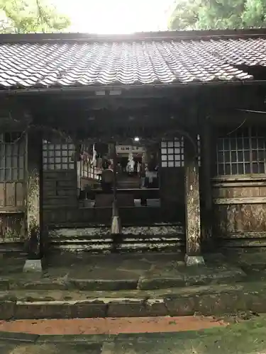 多鳩神社の本殿