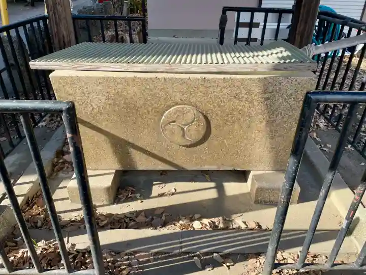 二子神社の{uncategorized: "未分類", other: "その他", undefined: "問題あり", building: "その他建物", grave: "お墓", sacred_gate: "鳥居", guardian: "狛犬", statue: "像", buddha: "仏像", history: "歴史", nature: "自然", garden: "庭園", animal: "動物", pagoda: "塔", temizu: "手水舎", mountain_gate: "山門・神門", sanctuary: "本殿・本堂", subordinate: "末社・摂社", art: "芸術", scenery: "景色", jizo: "地蔵", ema: "絵馬", goshuin: "御朱印", omikuji: "おみくじ", items: "授与品その他", amulet: "お守り", goshuincho: "御朱印帳", eats: "食事", festival: "お祭り", votive_dance: "神楽", shichigosan: "七五三参", wedding: "結婚式", experience: "体験その他", initially: "初詣", around: "周辺", anti_infection: "感染症対策"}