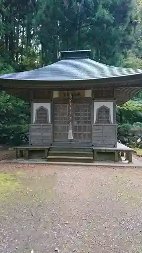 黒石寺の本殿