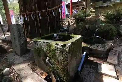 磐椅神社の手水舎