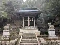 大宝天皇神社の{uncategorized: "未分類", other: "その他", undefined: "問題あり", building: "その他建物", grave: "お墓", sacred_gate: "鳥居", guardian: "狛犬", statue: "像", buddha: "仏像", history: "歴史", nature: "自然", garden: "庭園", animal: "動物", pagoda: "塔", temizu: "手水舎", mountain_gate: "山門・神門", sanctuary: "本殿・本堂", subordinate: "末社・摂社", art: "芸術", scenery: "景色", jizo: "地蔵", ema: "絵馬", goshuin: "御朱印", omikuji: "おみくじ", items: "授与品その他", amulet: "お守り", goshuincho: "御朱印帳", eats: "食事", festival: "お祭り", votive_dance: "神楽", shichigosan: "七五三参", wedding: "結婚式", experience: "体験その他", initially: "初詣", around: "周辺", anti_infection: "感染症対策"}