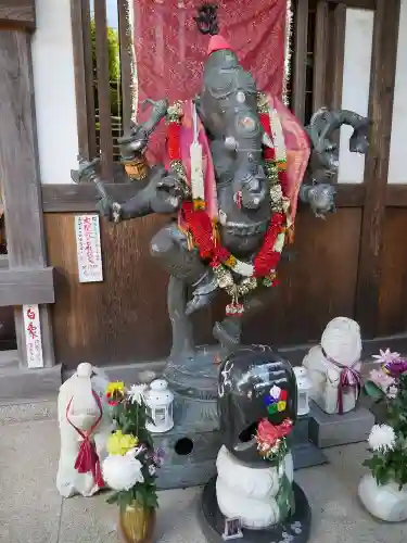 善養寺（善養密寺）の像