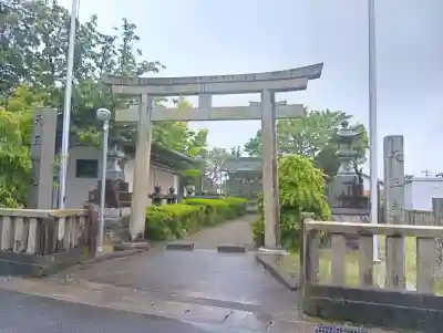 天王神社の{uncategorized: "未分類", other: "その他", undefined: "問題あり", building: "その他建物", grave: "お墓", sacred_gate: "鳥居", guardian: "狛犬", statue: "像", buddha: "仏像", history: "歴史", nature: "自然", garden: "庭園", animal: "動物", pagoda: "塔", temizu: "手水舎", mountain_gate: "山門・神門", sanctuary: "本殿・本堂", subordinate: "末社・摂社", art: "芸術", scenery: "景色", jizo: "地蔵", ema: "絵馬", goshuin: "御朱印", omikuji: "おみくじ", items: "授与品その他", amulet: "お守り", goshuincho: "御朱印帳", eats: "食事", festival: "お祭り", votive_dance: "神楽", shichigosan: "七五三参", wedding: "結婚式", experience: "体験その他", initially: "初詣", around: "周辺", anti_infection: "感染症対策"}