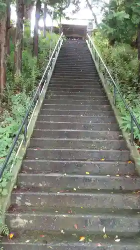 鬼越神社の庭園