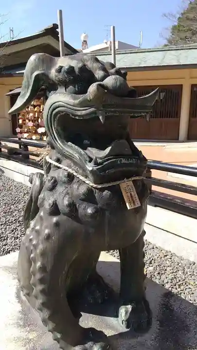 三重縣護國神社の狛犬