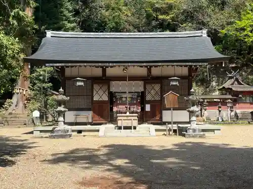 宇太水分神社（中社）の{uncategorized: "未分類", other: "その他", undefined: "問題あり", building: "その他建物", grave: "お墓", sacred_gate: "鳥居", guardian: "狛犬", statue: "像", buddha: "仏像", history: "歴史", nature: "自然", garden: "庭園", animal: "動物", pagoda: "塔", temizu: "手水舎", mountain_gate: "山門・神門", sanctuary: "本殿・本堂", subordinate: "末社・摂社", art: "芸術", scenery: "景色", jizo: "地蔵", ema: "絵馬", goshuin: "御朱印", omikuji: "おみくじ", items: "授与品その他", amulet: "お守り", goshuincho: "御朱印帳", eats: "食事", festival: "お祭り", votive_dance: "神楽", shichigosan: "七五三参", wedding: "結婚式", experience: "体験その他", initially: "初詣", around: "周辺", anti_infection: "感染症対策"}