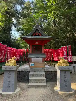 春日大社金龍神社（禁裡殿）の{uncategorized: "未分類", other: "その他", undefined: "問題あり", building: "その他建物", grave: "お墓", sacred_gate: "鳥居", guardian: "狛犬", statue: "像", buddha: "仏像", history: "歴史", nature: "自然", garden: "庭園", animal: "動物", pagoda: "塔", temizu: "手水舎", mountain_gate: "山門・神門", sanctuary: "本殿・本堂", subordinate: "末社・摂社", art: "芸術", scenery: "景色", jizo: "地蔵", ema: "絵馬", goshuin: "御朱印", omikuji: "おみくじ", items: "授与品その他", amulet: "お守り", goshuincho: "御朱印帳", eats: "食事", festival: "お祭り", votive_dance: "神楽", shichigosan: "七五三参", wedding: "結婚式", experience: "体験その他", initially: "初詣", around: "周辺", anti_infection: "感染症対策"}