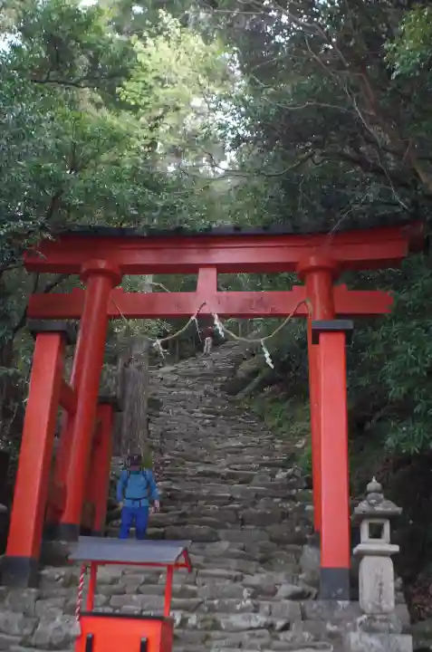 神倉神社(熊野速玉大社摂社)の{uncategorized: "未分類", other: "その他", undefined: "問題あり", building: "その他建物", grave: "お墓", sacred_gate: "鳥居", guardian: "狛犬", statue: "像", buddha: "仏像", history: "歴史", nature: "自然", garden: "庭園", animal: "動物", pagoda: "塔", temizu: "手水舎", mountain_gate: "山門・神門", sanctuary: "本殿・本堂", subordinate: "末社・摂社", art: "芸術", scenery: "景色", jizo: "地蔵", ema: "絵馬", goshuin: "御朱印", omikuji: "おみくじ", items: "授与品その他", amulet: "お守り", goshuincho: "御朱印帳", eats: "食事", festival: "お祭り", votive_dance: "神楽", shichigosan: "七五三参", wedding: "結婚式", experience: "体験その他", initially: "初詣", around: "周辺", anti_infection: "感染症対策"}