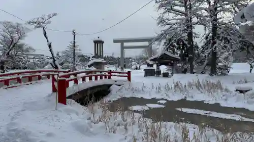 秋葉神社の{uncategorized: "未分類", other: "その他", undefined: "問題あり", building: "その他建物", grave: "お墓", sacred_gate: "鳥居", guardian: "狛犬", statue: "像", buddha: "仏像", history: "歴史", nature: "自然", garden: "庭園", animal: "動物", pagoda: "塔", temizu: "手水舎", mountain_gate: "山門・神門", sanctuary: "本殿・本堂", subordinate: "末社・摂社", art: "芸術", scenery: "景色", jizo: "地蔵", ema: "絵馬", goshuin: "御朱印", omikuji: "おみくじ", items: "授与品その他", amulet: "お守り", goshuincho: "御朱印帳", eats: "食事", festival: "お祭り", votive_dance: "神楽", shichigosan: "七五三参", wedding: "結婚式", experience: "体験その他", initially: "初詣", around: "周辺", anti_infection: "感染症対策"}