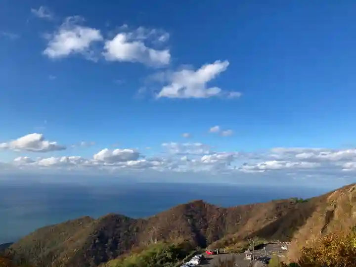 彌彦神社奥宮(御神廟)の景色