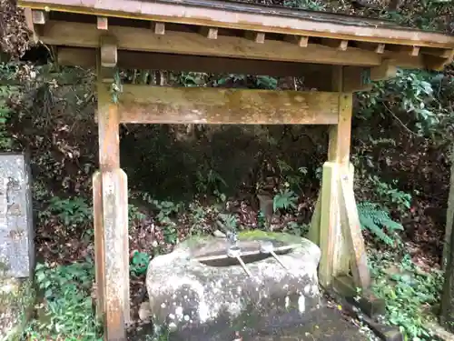 御所神社の手水舎