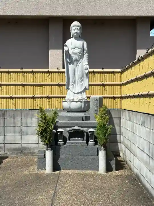 法蔵院の{uncategorized: "未分類", other: "その他", undefined: "問題あり", building: "その他建物", grave: "お墓", sacred_gate: "鳥居", guardian: "狛犬", statue: "像", buddha: "仏像", history: "歴史", nature: "自然", garden: "庭園", animal: "動物", pagoda: "塔", temizu: "手水舎", mountain_gate: "山門・神門", sanctuary: "本殿・本堂", subordinate: "末社・摂社", art: "芸術", scenery: "景色", jizo: "地蔵", ema: "絵馬", goshuin: "御朱印", omikuji: "おみくじ", items: "授与品その他", amulet: "お守り", goshuincho: "御朱印帳", eats: "食事", festival: "お祭り", votive_dance: "神楽", shichigosan: "七五三参", wedding: "結婚式", experience: "体験その他", initially: "初詣", around: "周辺", anti_infection: "感染症対策"}