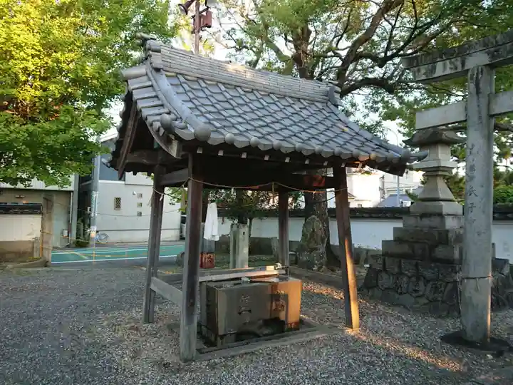松山神社の手水舎