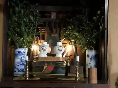 横浜御嶽神社の本殿