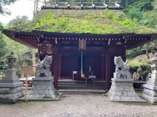 八王寺の本殿