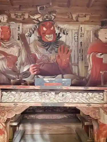 西明寺の像