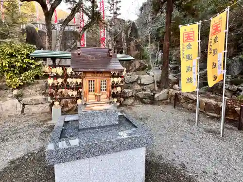 最上稲荷山妙教寺の{uncategorized: "未分類", other: "その他", undefined: "問題あり", building: "その他建物", grave: "お墓", sacred_gate: "鳥居", guardian: "狛犬", statue: "像", buddha: "仏像", history: "歴史", nature: "自然", garden: "庭園", animal: "動物", pagoda: "塔", temizu: "手水舎", mountain_gate: "山門・神門", sanctuary: "本殿・本堂", subordinate: "末社・摂社", art: "芸術", scenery: "景色", jizo: "地蔵", ema: "絵馬", goshuin: "御朱印", omikuji: "おみくじ", items: "授与品その他", amulet: "お守り", goshuincho: "御朱印帳", eats: "食事", festival: "お祭り", votive_dance: "神楽", shichigosan: "七五三参", wedding: "結婚式", experience: "体験その他", initially: "初詣", around: "周辺", anti_infection: "感染症対策"}