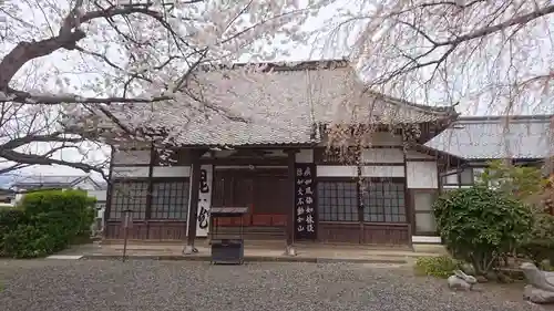 典厩寺の本殿・本堂