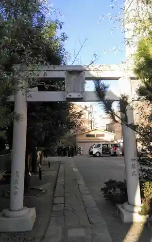 被官稲荷神社の鳥居