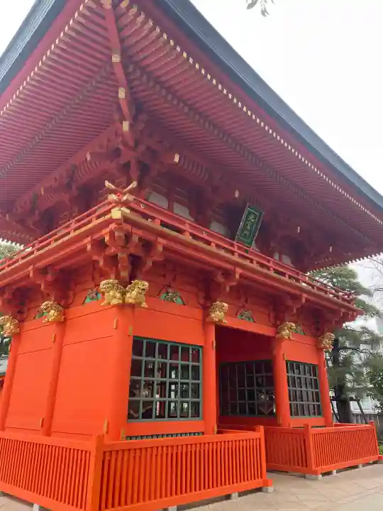 穴八幡宮の{uncategorized: "未分類", other: "その他", undefined: "問題あり", building: "その他建物", grave: "お墓", sacred_gate: "鳥居", guardian: "狛犬", statue: "像", buddha: "仏像", history: "歴史", nature: "自然", garden: "庭園", animal: "動物", pagoda: "塔", temizu: "手水舎", mountain_gate: "山門・神門", sanctuary: "本殿・本堂", subordinate: "末社・摂社", art: "芸術", scenery: "景色", jizo: "地蔵", ema: "絵馬", goshuin: "御朱印", omikuji: "おみくじ", items: "授与品その他", amulet: "お守り", goshuincho: "御朱印帳", eats: "食事", festival: "お祭り", votive_dance: "神楽", shichigosan: "七五三参", wedding: "結婚式", experience: "体験その他", initially: "初詣", around: "周辺", anti_infection: "感染症対策"}