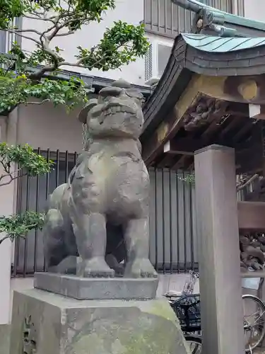 秋葉神社の狛犬