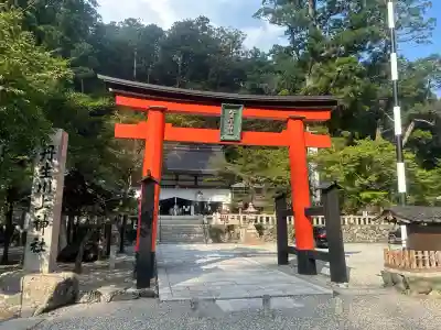 丹生川上神社（中社）の{uncategorized: "未分類", other: "その他", undefined: "問題あり", building: "その他建物", grave: "お墓", sacred_gate: "鳥居", guardian: "狛犬", statue: "像", buddha: "仏像", history: "歴史", nature: "自然", garden: "庭園", animal: "動物", pagoda: "塔", temizu: "手水舎", mountain_gate: "山門・神門", sanctuary: "本殿・本堂", subordinate: "末社・摂社", art: "芸術", scenery: "景色", jizo: "地蔵", ema: "絵馬", goshuin: "御朱印", omikuji: "おみくじ", items: "授与品その他", amulet: "お守り", goshuincho: "御朱印帳", eats: "食事", festival: "お祭り", votive_dance: "神楽", shichigosan: "七五三参", wedding: "結婚式", experience: "体験その他", initially: "初詣", around: "周辺", anti_infection: "感染症対策"}