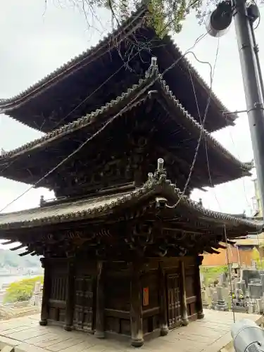 天寧寺の{uncategorized: "未分類", other: "その他", undefined: "問題あり", building: "その他建物", grave: "お墓", sacred_gate: "鳥居", guardian: "狛犬", statue: "像", buddha: "仏像", history: "歴史", nature: "自然", garden: "庭園", animal: "動物", pagoda: "塔", temizu: "手水舎", mountain_gate: "山門・神門", sanctuary: "本殿・本堂", subordinate: "末社・摂社", art: "芸術", scenery: "景色", jizo: "地蔵", ema: "絵馬", goshuin: "御朱印", omikuji: "おみくじ", items: "授与品その他", amulet: "お守り", goshuincho: "御朱印帳", eats: "食事", festival: "お祭り", votive_dance: "神楽", shichigosan: "七五三参", wedding: "結婚式", experience: "体験その他", initially: "初詣", around: "周辺", anti_infection: "感染症対策"}
