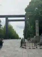 靖國神社の{uncategorized: "未分類", other: "その他", undefined: "問題あり", building: "その他建物", grave: "お墓", sacred_gate: "鳥居", guardian: "狛犬", statue: "像", buddha: "仏像", history: "歴史", nature: "自然", garden: "庭園", animal: "動物", pagoda: "塔", temizu: "手水舎", mountain_gate: "山門・神門", sanctuary: "本殿・本堂", subordinate: "末社・摂社", art: "芸術", scenery: "景色", jizo: "地蔵", ema: "絵馬", goshuin: "御朱印", omikuji: "おみくじ", items: "授与品その他", amulet: "お守り", goshuincho: "御朱印帳", eats: "食事", festival: "お祭り", votive_dance: "神楽", shichigosan: "七五三参", wedding: "結婚式", experience: "体験その他", initially: "初詣", around: "周辺", anti_infection: "感染症対策"}
