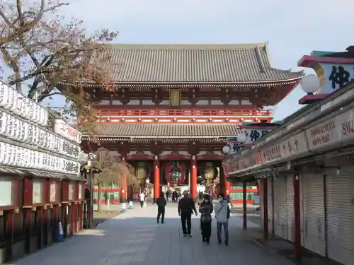 浅草寺の山門