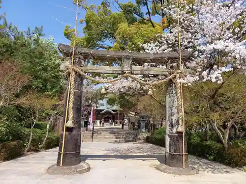 與止日女神社の鳥居