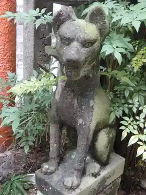 御辰稲荷神社の狛犬