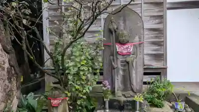 極楽寺（霊鷲山感應院極楽律寺）の地蔵