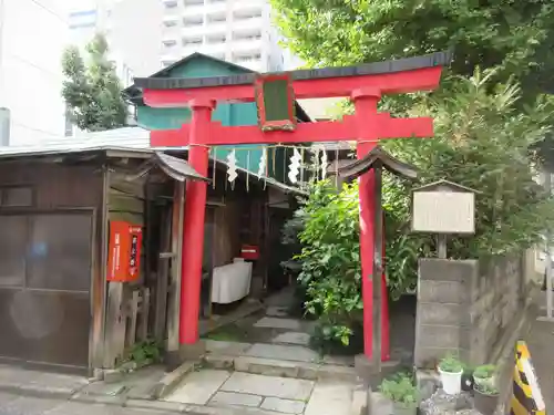 五十稲荷神社(栄寿稲荷神社)の鳥居