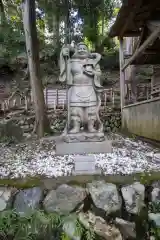 御髪神社の像