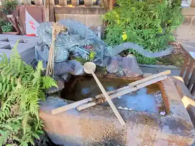 満足稲荷神社の手水舎