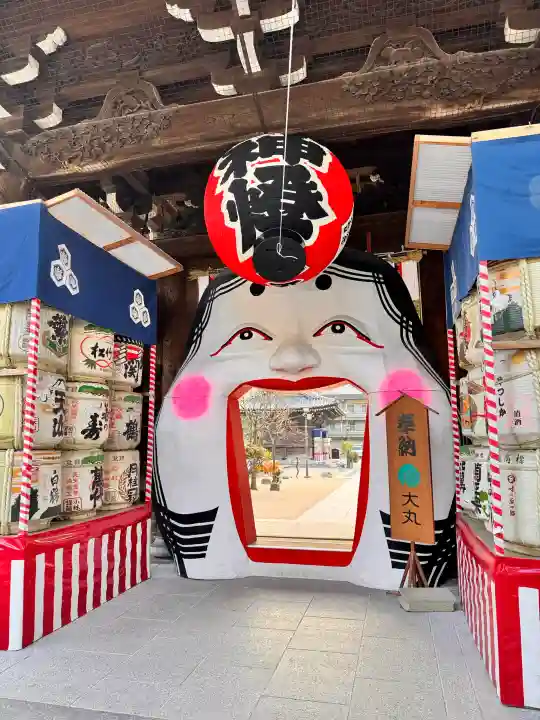 櫛田神社の{uncategorized: "未分類", other: "その他", undefined: "問題あり", building: "その他建物", grave: "お墓", sacred_gate: "鳥居", guardian: "狛犬", statue: "像", buddha: "仏像", history: "歴史", nature: "自然", garden: "庭園", animal: "動物", pagoda: "塔", temizu: "手水舎", mountain_gate: "山門・神門", sanctuary: "本殿・本堂", subordinate: "末社・摂社", art: "芸術", scenery: "景色", jizo: "地蔵", ema: "絵馬", goshuin: "御朱印", omikuji: "おみくじ", items: "授与品その他", amulet: "お守り", goshuincho: "御朱印帳", eats: "食事", festival: "お祭り", votive_dance: "神楽", shichigosan: "七五三参", wedding: "結婚式", experience: "体験その他", initially: "初詣", around: "周辺", anti_infection: "感染症対策"}