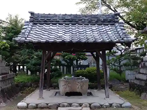 八剱神社（更屋敷）の手水舎
