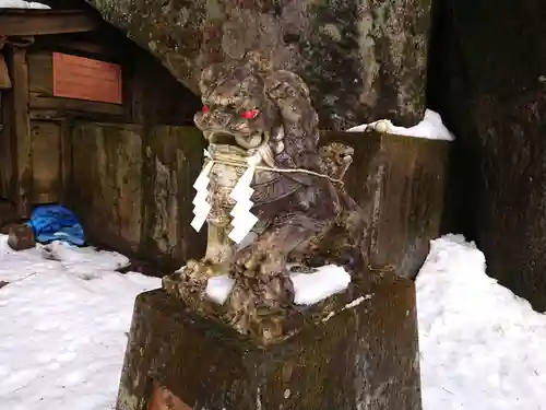 石割神社の狛犬