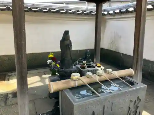蓮法寺の{uncategorized: "未分類", other: "その他", undefined: "問題あり", building: "その他建物", grave: "お墓", sacred_gate: "鳥居", guardian: "狛犬", statue: "像", buddha: "仏像", history: "歴史", nature: "自然", garden: "庭園", animal: "動物", pagoda: "塔", temizu: "手水舎", mountain_gate: "山門・神門", sanctuary: "本殿・本堂", subordinate: "末社・摂社", art: "芸術", scenery: "景色", jizo: "地蔵", ema: "絵馬", goshuin: "御朱印", omikuji: "おみくじ", items: "授与品その他", amulet: "お守り", goshuincho: "御朱印帳", eats: "食事", festival: "お祭り", votive_dance: "神楽", shichigosan: "七五三参", wedding: "結婚式", experience: "体験その他", initially: "初詣", around: "周辺", anti_infection: "感染症対策"}