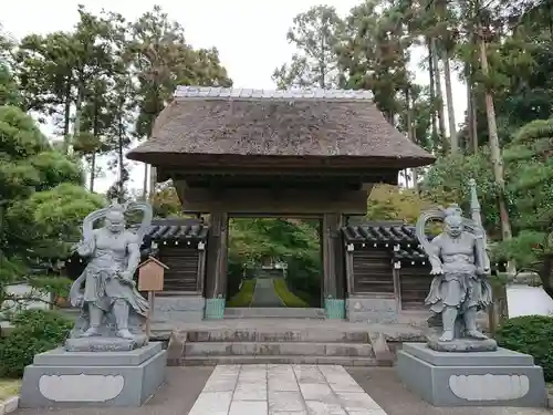 天嶽院の山門