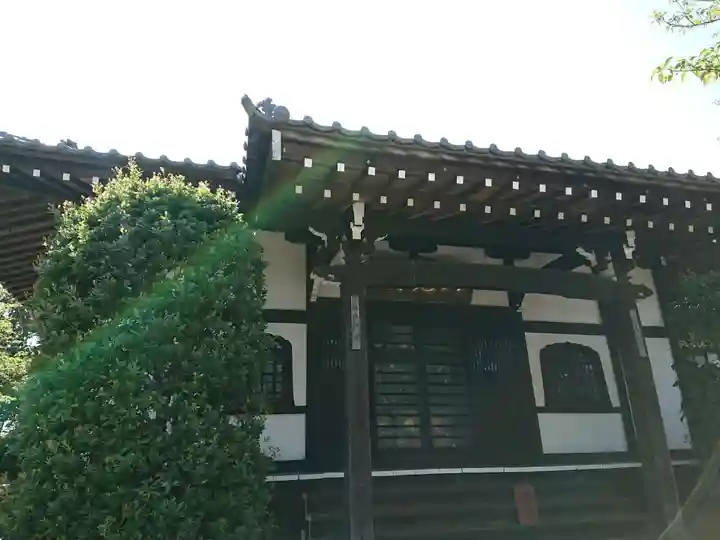 泉秋寺の本殿・本堂