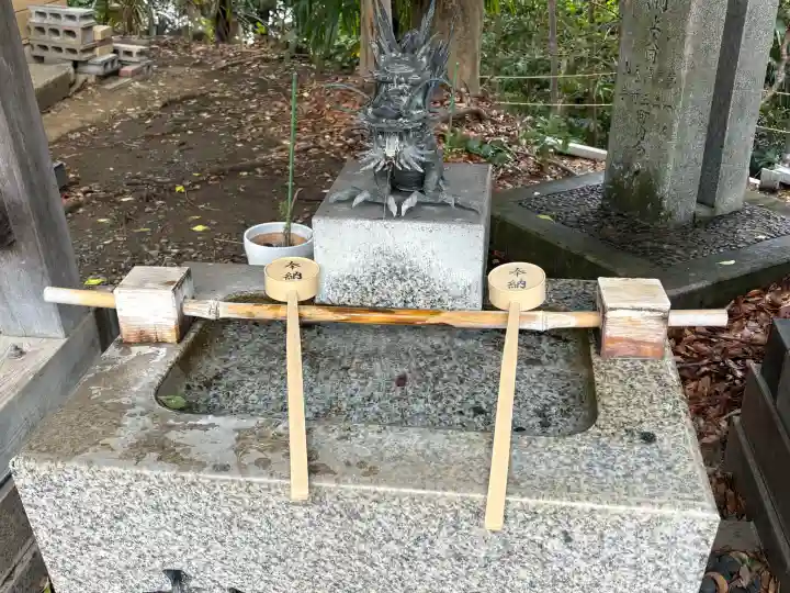 上大岡鹿嶋神社の{uncategorized: "未分類", other: "その他", undefined: "問題あり", building: "その他建物", grave: "お墓", sacred_gate: "鳥居", guardian: "狛犬", statue: "像", buddha: "仏像", history: "歴史", nature: "自然", garden: "庭園", animal: "動物", pagoda: "塔", temizu: "手水舎", mountain_gate: "山門・神門", sanctuary: "本殿・本堂", subordinate: "末社・摂社", art: "芸術", scenery: "景色", jizo: "地蔵", ema: "絵馬", goshuin: "御朱印", omikuji: "おみくじ", items: "授与品その他", amulet: "お守り", goshuincho: "御朱印帳", eats: "食事", festival: "お祭り", votive_dance: "神楽", shichigosan: "七五三参", wedding: "結婚式", experience: "体験その他", initially: "初詣", around: "周辺", anti_infection: "感染症対策"}