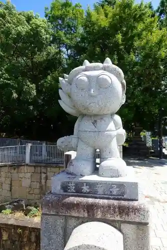 茨木神社の像