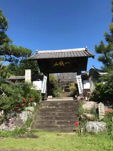 輪禅寺の山門・神門